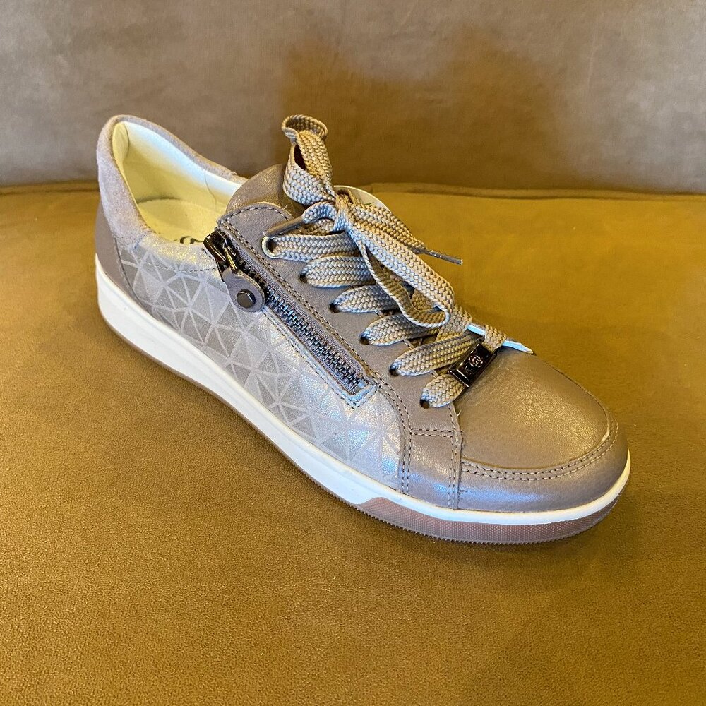 Ara - Rei Low (12-34432) Moon 98G (NEW W/ BOX)